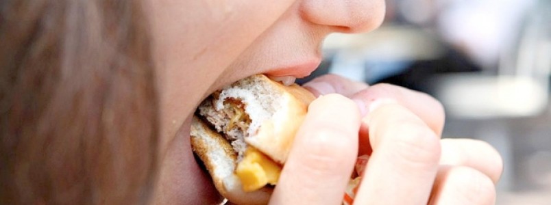 Conheça a síndrome que causa fome insaciável
